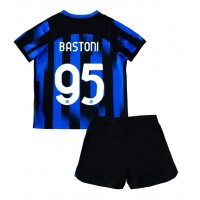 Inter Milan Alessandro Bastoni #95 Heimtrikotsatz Kinder 2023-24 Kurzarm (+ Kurze Hosen)